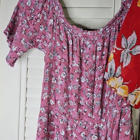 Romper Bundle Of 2 Florals Pink And Red Is Sheer But Fully Lined Size LARGE - Picture 5 of 13